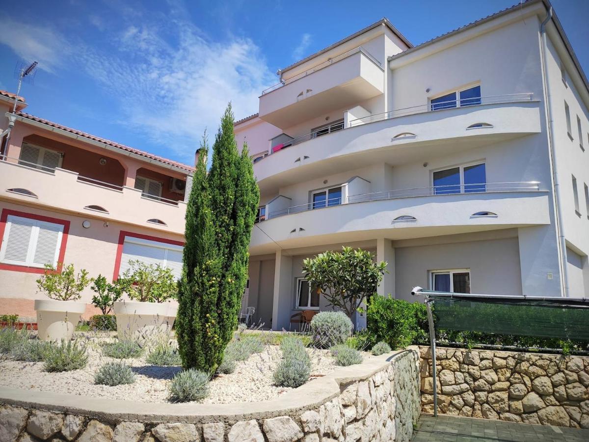 Apartment Avada Novalja Exterior photo